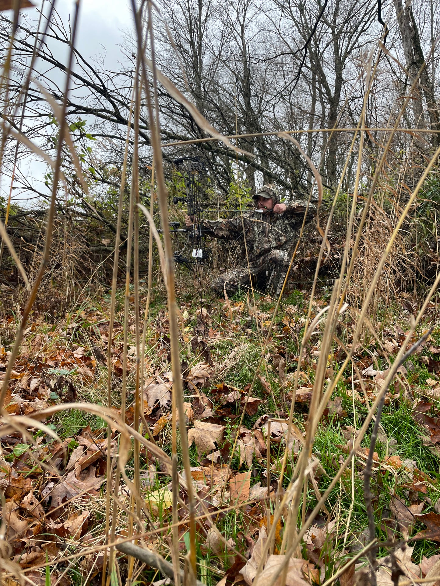 LOOGU Costume Ghillie de Chasse, Costume de Camouflage à Feuilles 3D Accessoires Militaires et de Tir Vêtements Tactiques pour Airsoft, Photographie de la Faune Halloween